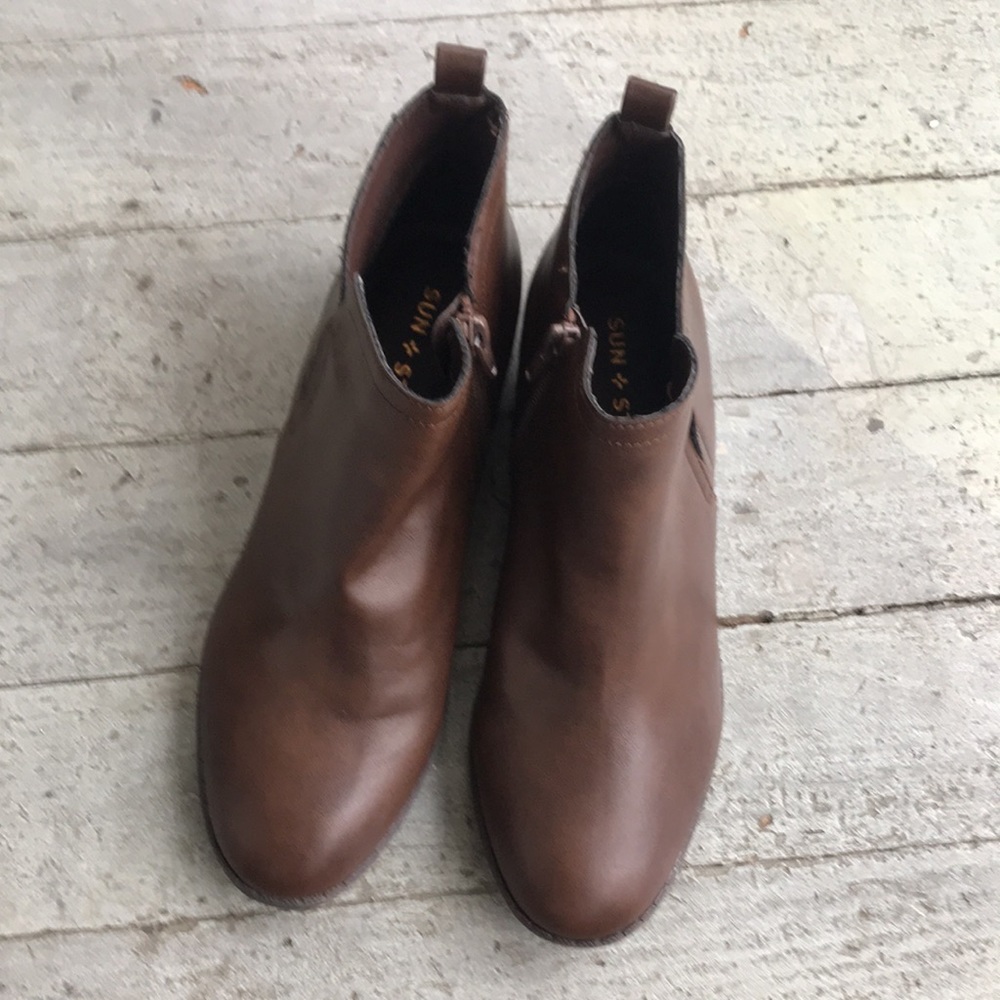 Sun + Stone Cadee Brown Basic Ankle Bootie Side Z… - image 8